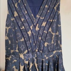 Beautiful navy and taupe sleeveless dress from Banana Republic. Size 4!